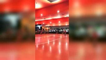 爱意消失在人海,人海中的情感迷失